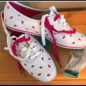 ISO Kate Spade Keds w/Ladybugs🐞